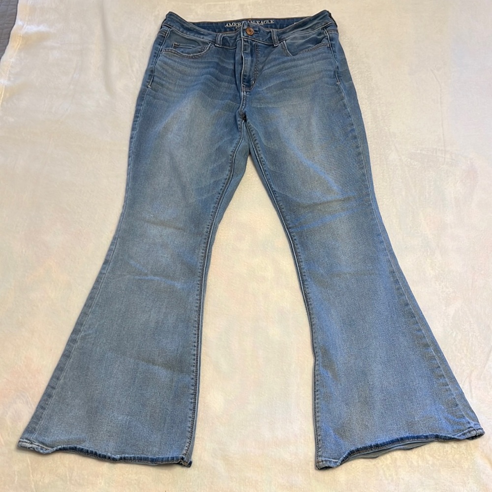 American Eagle Super Stretch Flare Leg Jeans - Size 14 Short